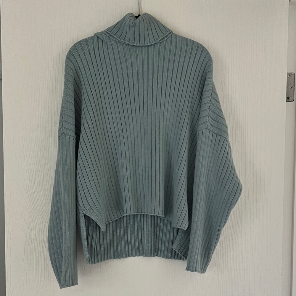 Abercrombie & Fitch Cropped Ribbed TurtleNeck Sweater - powder blue